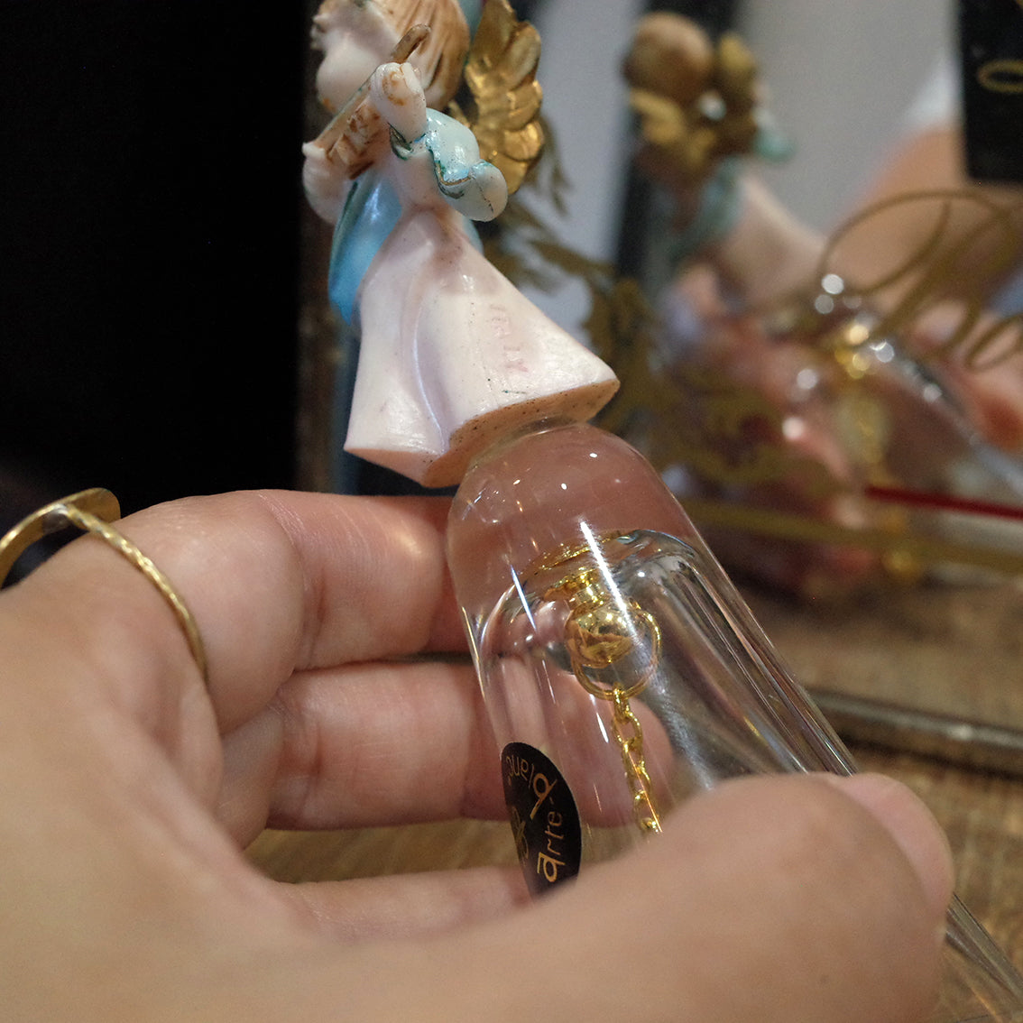 義大利老件.塑料拉小提琴小天使.玻璃手搖鈴.鈴鐺.擺件.#收藏品